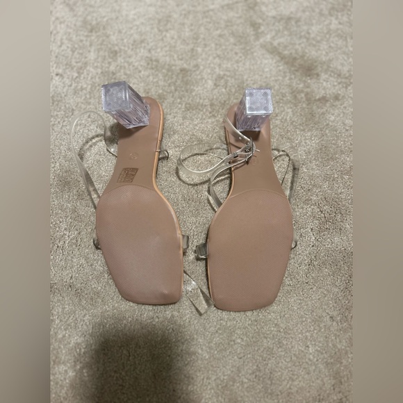 size 7 fashion nova heels! - Picture 2 of 2